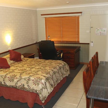 Barcaldine Country Motor Inn Exteriör bild