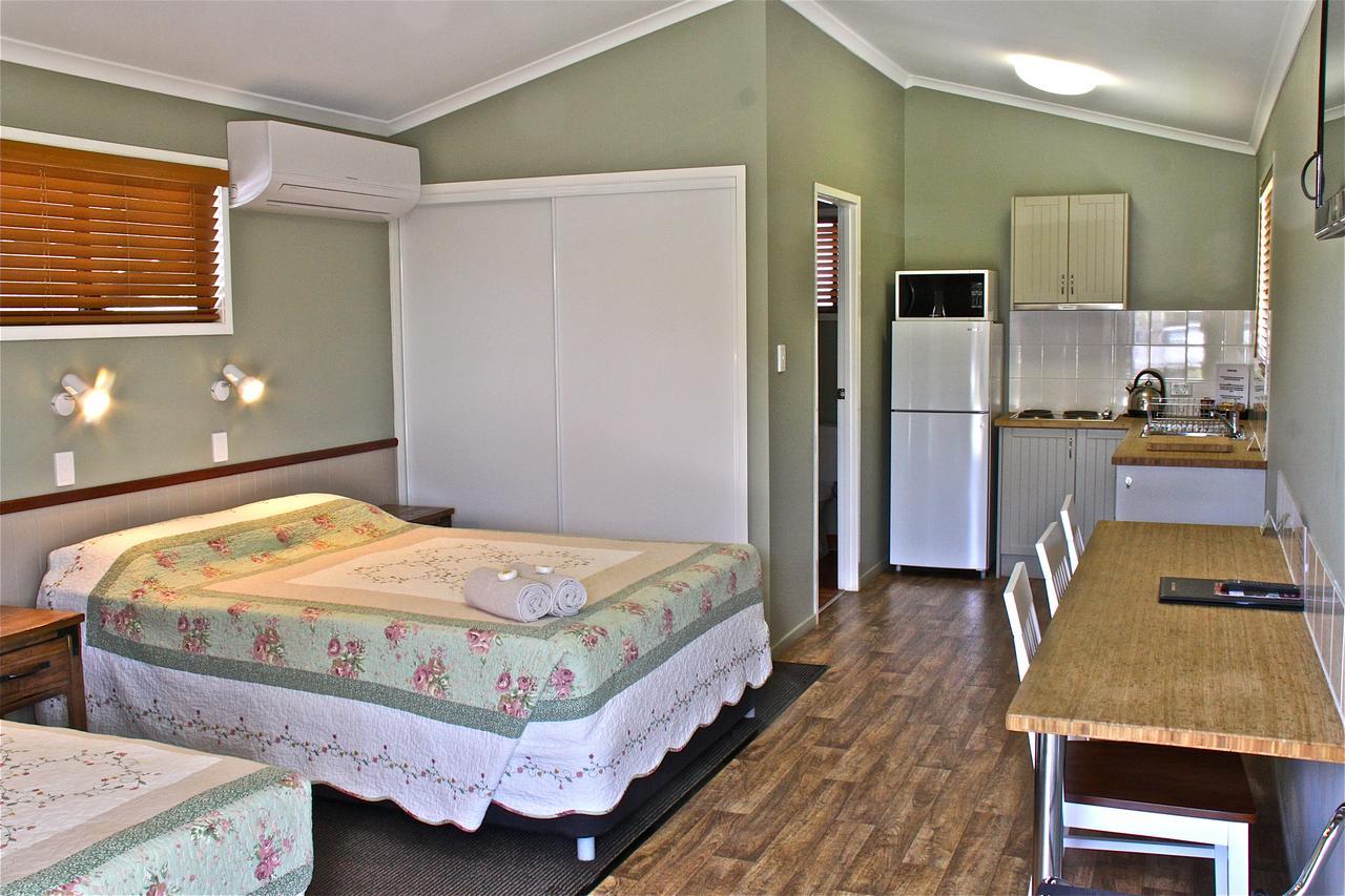 Barcaldine Country Motor Inn Exteriör bild
