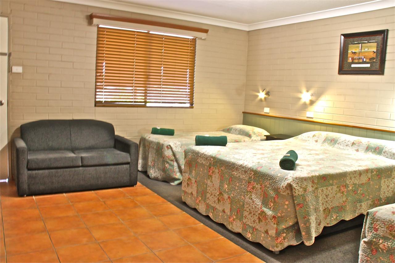 Barcaldine Country Motor Inn Exteriör bild