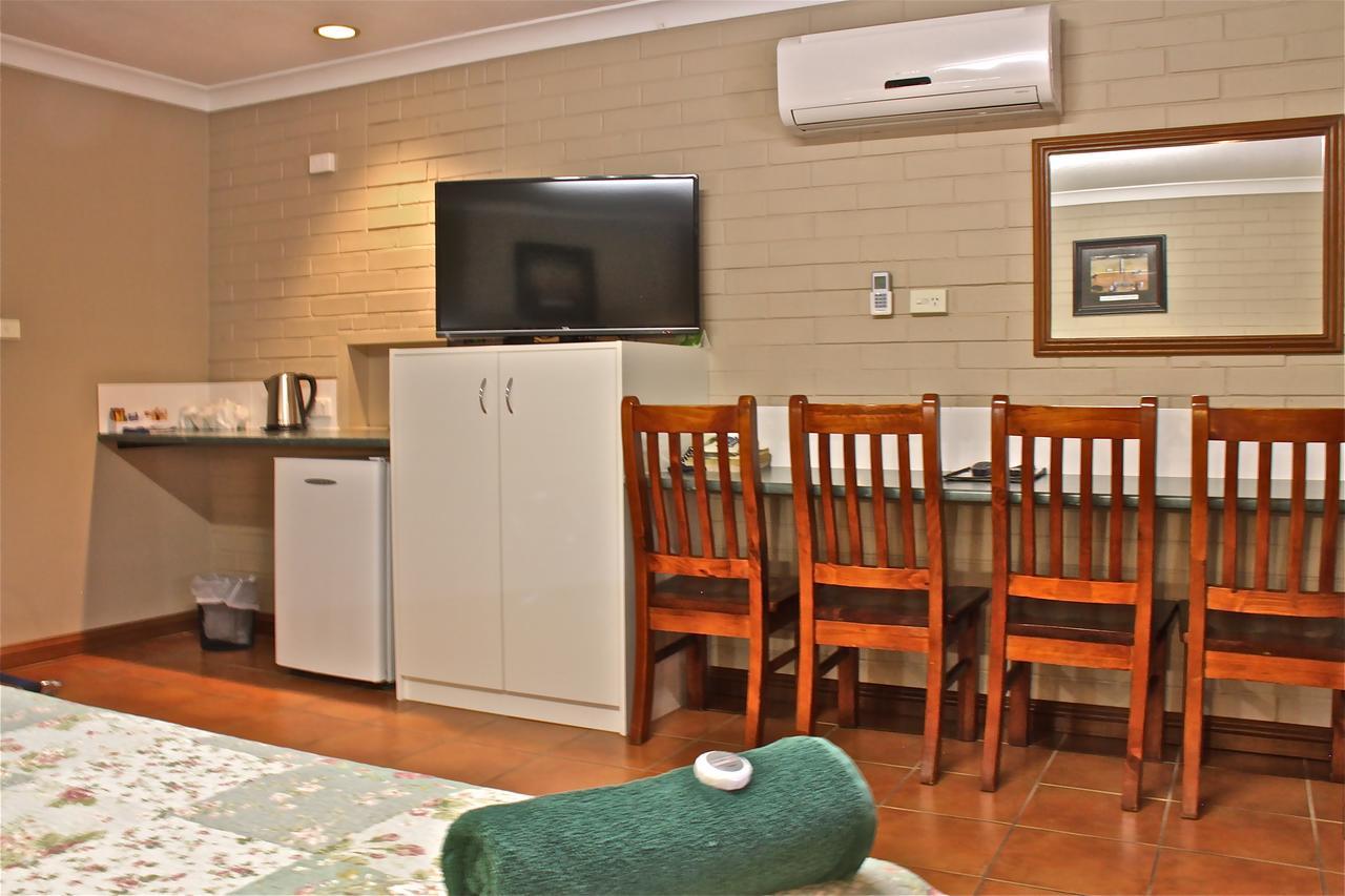 Barcaldine Country Motor Inn Exteriör bild