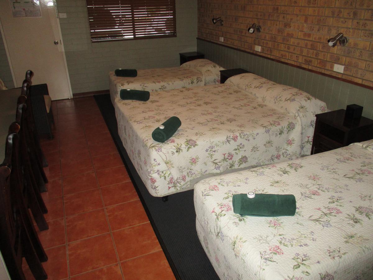 Barcaldine Country Motor Inn Exteriör bild